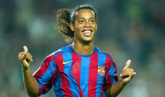 Futbolun efsanesi Ronaldinho sahalara geri dönüyor!