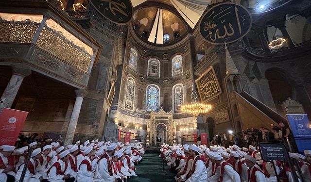 Ayasofya Camii'nde 15 Temmuz şehitleri için 253 hafız tarafından hatim duası okundu