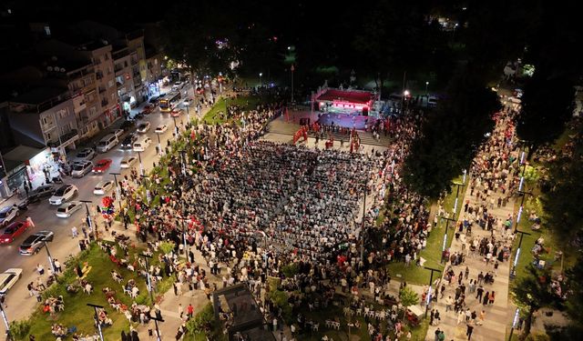 İnegöl 15 Temmuz'un 10'uncu yılında Milli irade için tek yürek oldu