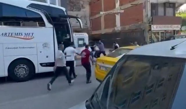 Bursa'da bıçaklı kavga: Ortalık bir anda karıştı...