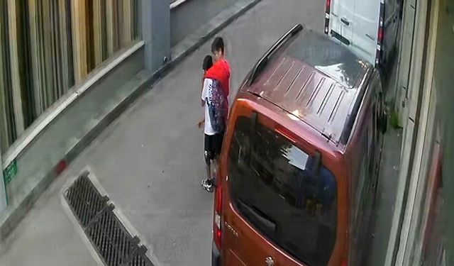 Bursa'da pes dedirten olay... Akran zorbalığı kameraya böyle yansıdı!