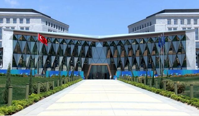 Ay Yıldız Karargahı, Pentagon'un 3 katı büyüklüğünde