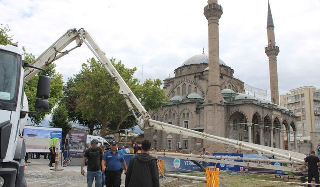 Beton mikserinin pompası patladı: 5 kişi hastaneye kaldırıldı