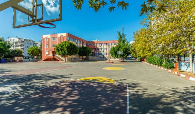 Bursa'da okul bahçeleri için yeni dönem! Meclisten otopark kararı çıktı
