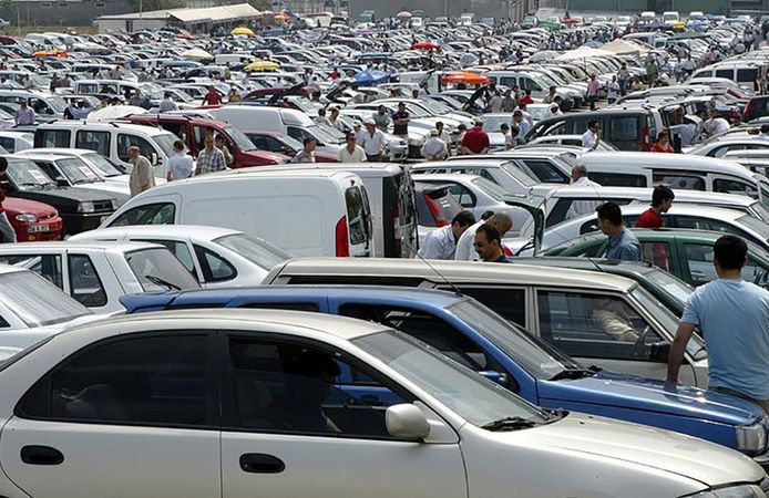 İkinci el otomobil piyasasında fiyatlar geriledi