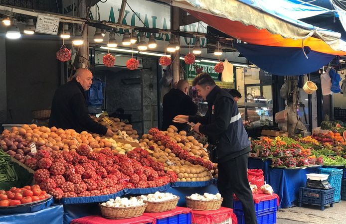 Bursa'da seyyar pazarcılardan“günlük tezgâh bedeli” açıklaması: Metrekareye 40 TL ödeniyor