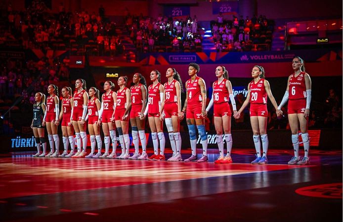 A Milli Kadın Voleybol Takımı Milletler Ligi'nde finale yükseldi