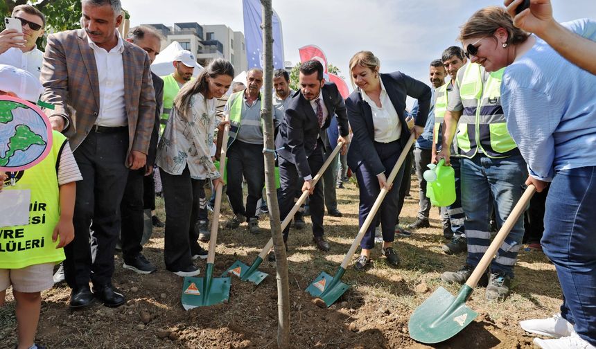 Bursa’da Çevre Haftası’nda 200 fidan toprakla buluştu