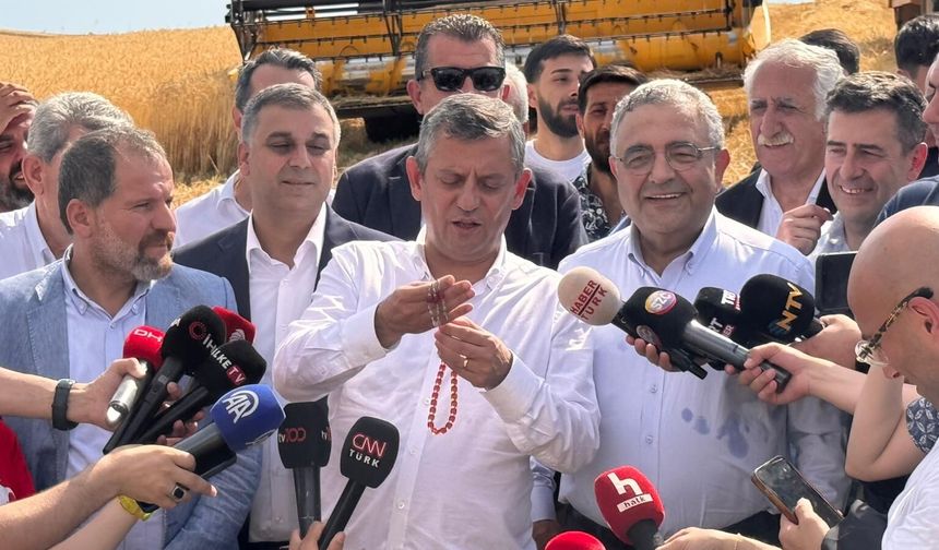 Özgür Özel: Kayyımdan sonra binaları geride bıraktık, yürüyoruz