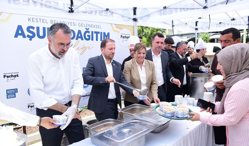 Kestel Belediyesi Aşure Bereketini Vatandaşlarla Paylaştı