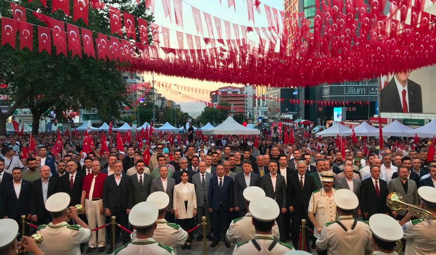 Bursa'da 15 Temmuz'un 10. yılında demokrasi nöbeti