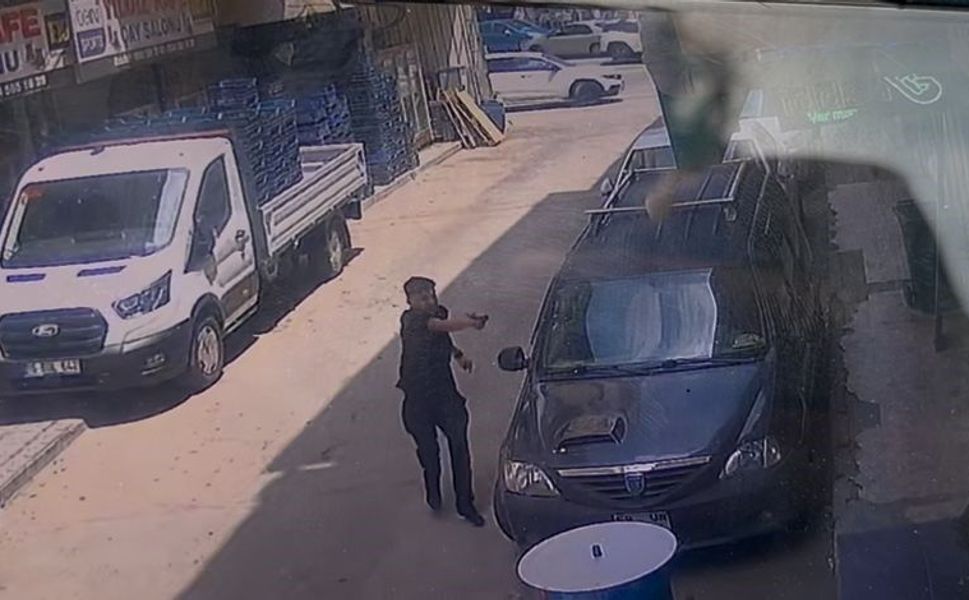 Bursa'da 'yan bakma' kavgasında kan aktı!