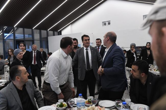 Başkan Dündar MHP teşkilatıyla iftar yemeğinde buluştu