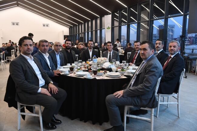 Başkan Dündar MHP teşkilatıyla iftar yemeğinde buluştu