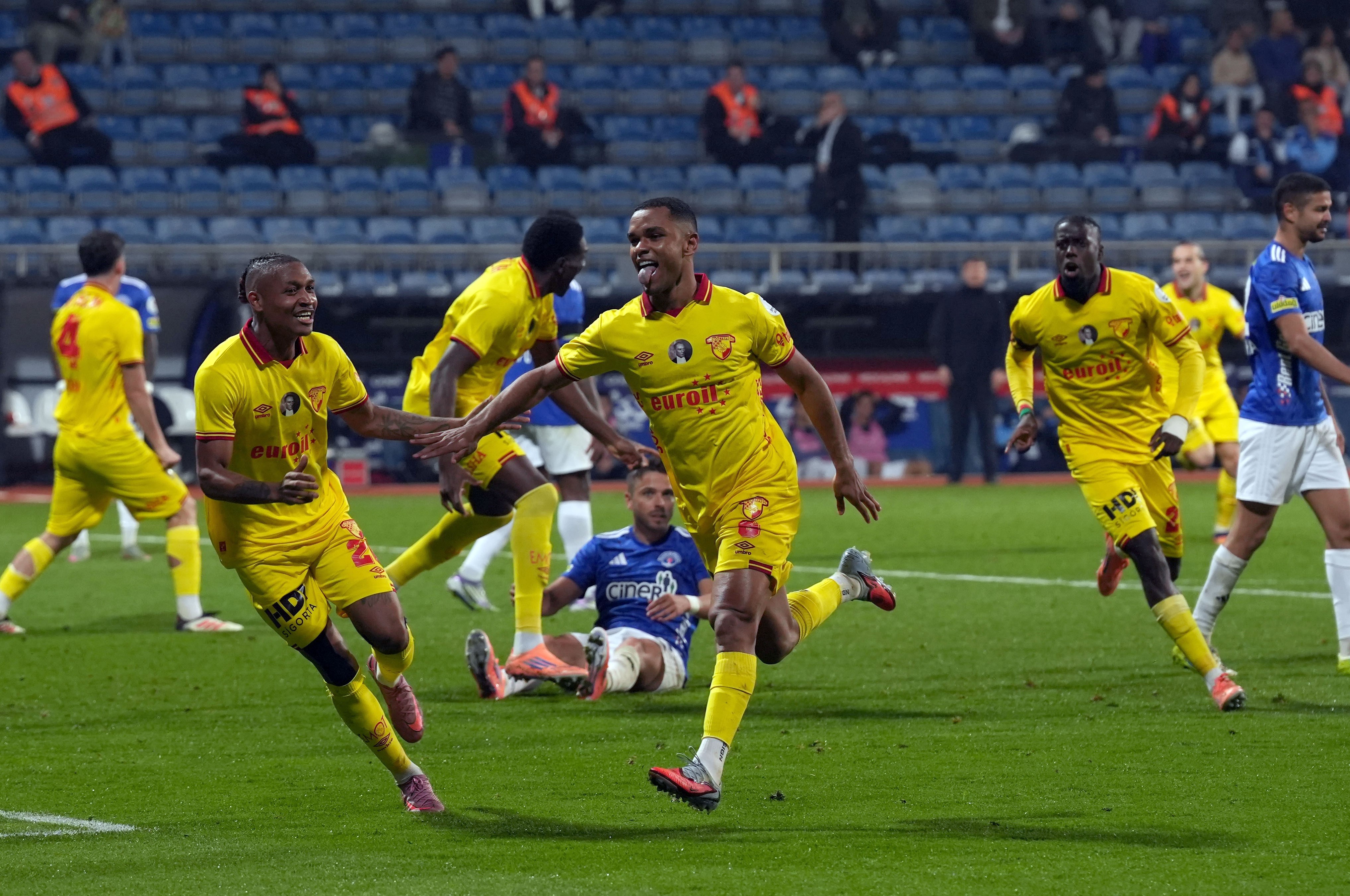 Juan’ın Gol Şovuyla Göztepe, Kasımpaşa'yı Deplasmanda 2-0 Mağlup Etti