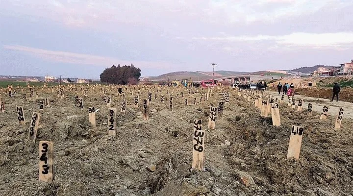 Hatay Da Deprem Mezarligi Kurdu 1125508 5