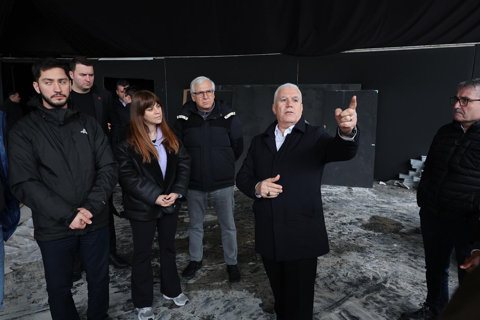 H El Tmz B W E A Aaw I Z