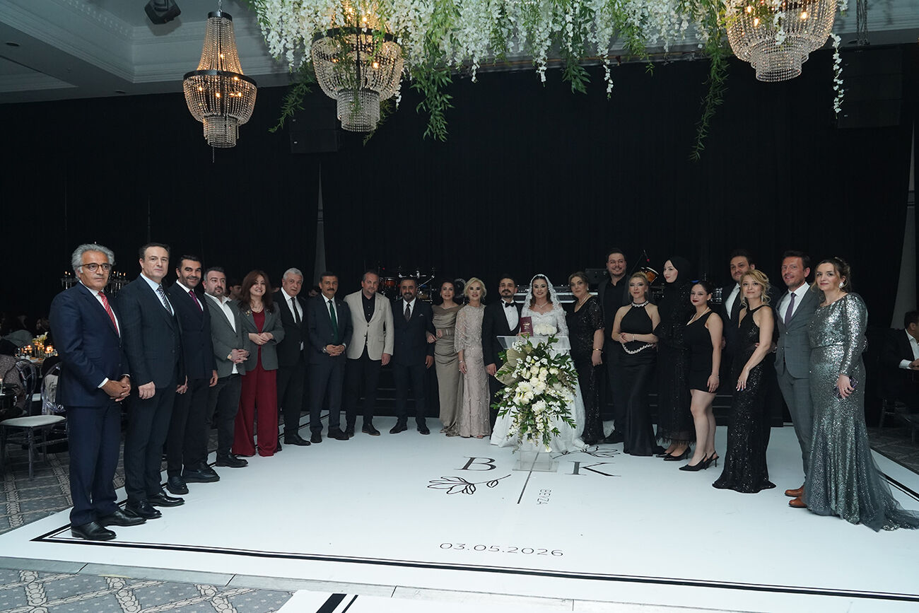 Seçkin isimleri buluşturan düğün: Beyza ve Kaan mutluluğa 'evet' dedi