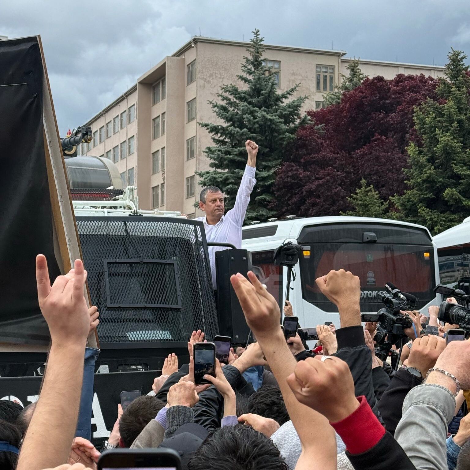 Özgür Özel-2